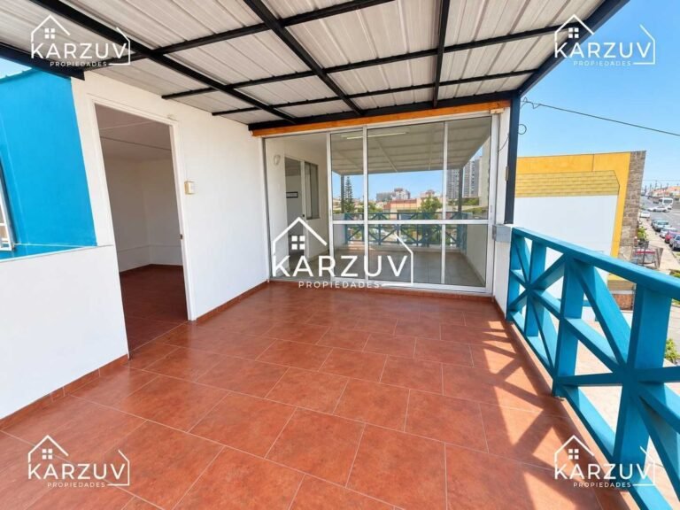 Moderna casa con amplia terraza